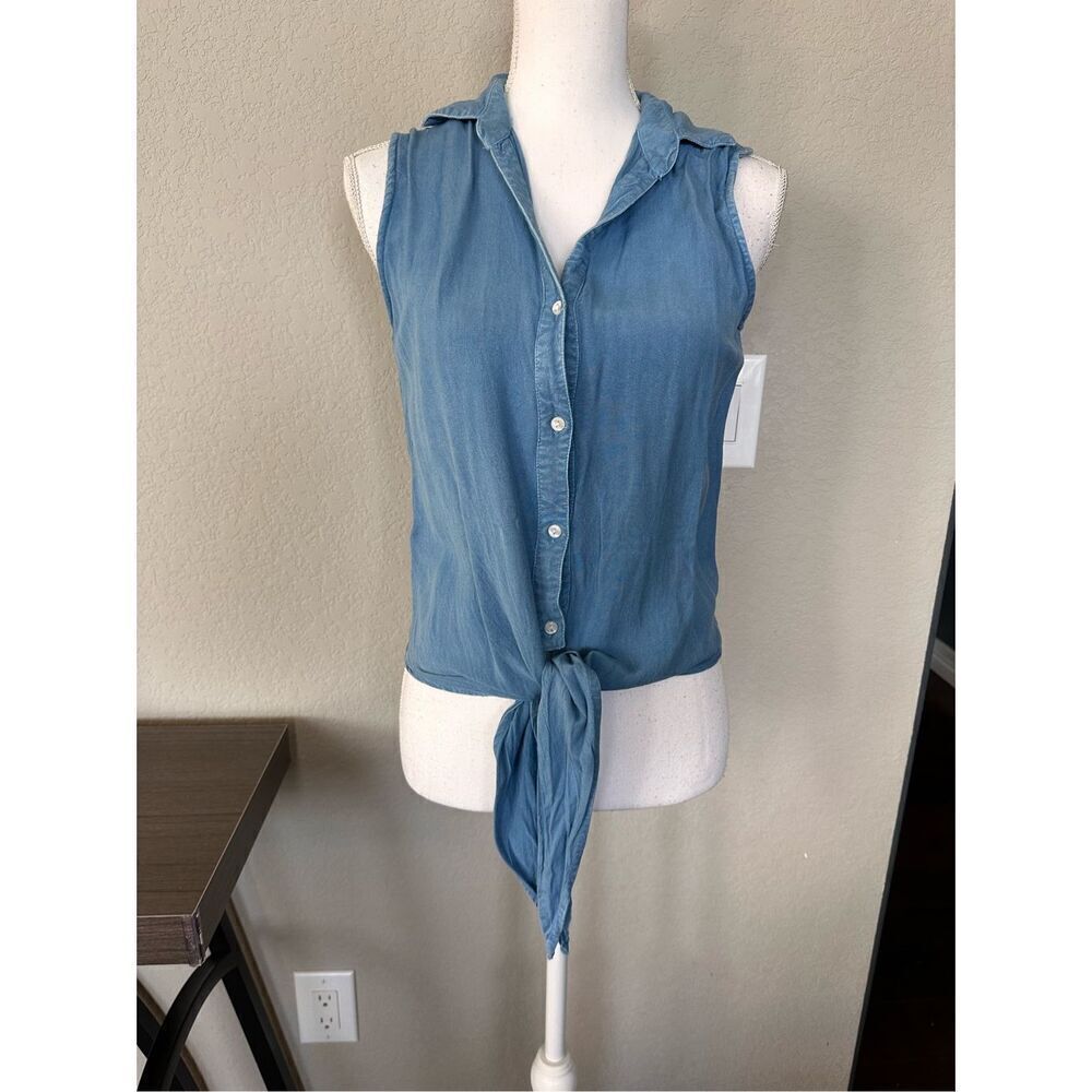 Style Envy Blue Sleeveless Tie-Front Chambray Blouse